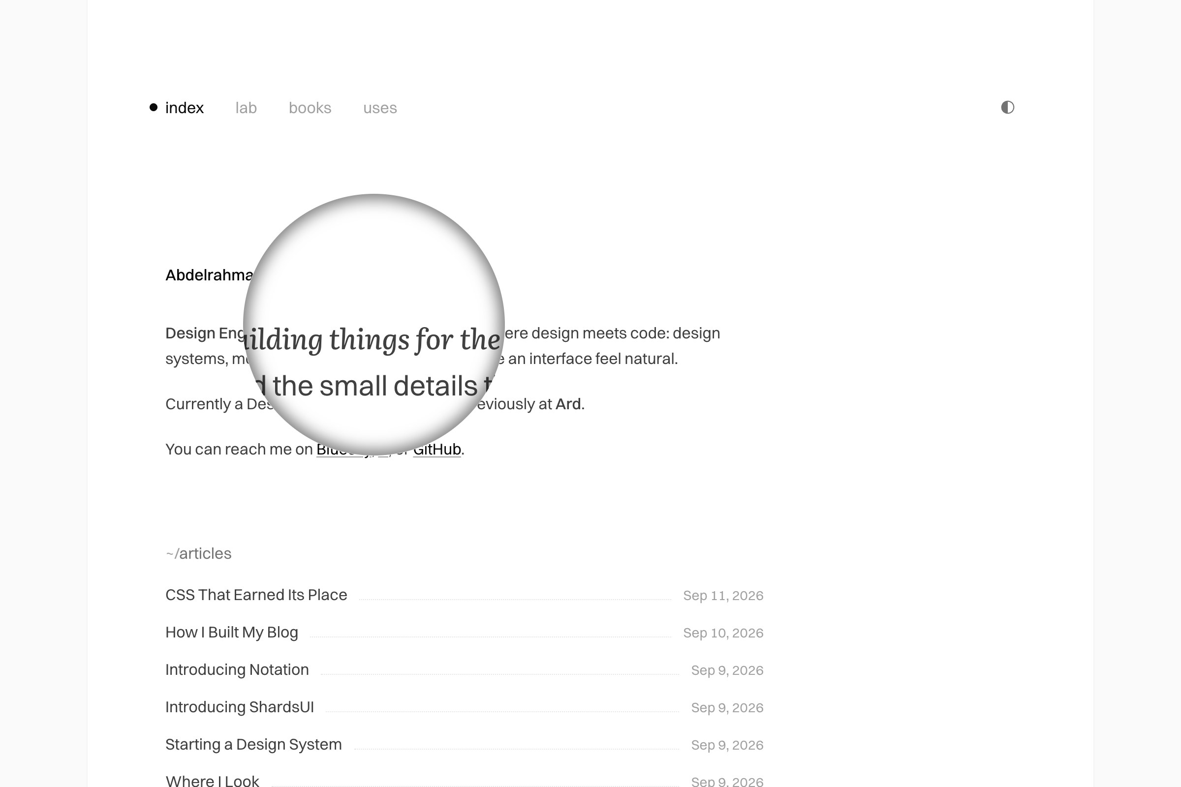 A loupe following the pointer, magnifying the page underneath it